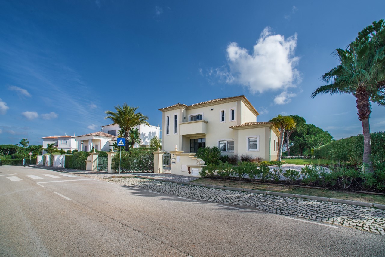 Casa Golfe - 4 bedroom holiday villa to rent in Vilamoura - Algarve